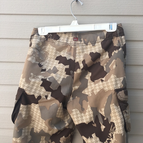 Swim Trunks + Quiksilver - Picture 3 of 7